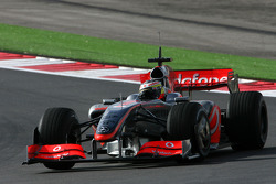 Pedro de la Rosa, pilote d'essai McLaren Mercedes, dans la nouvelle MP4-24