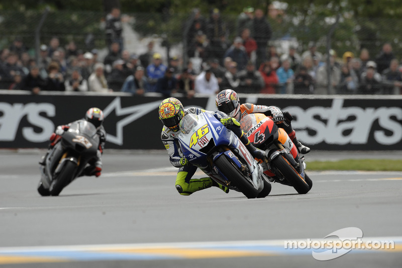 Valentino Rossi, Fiat Yamaha Team leads Andrea Dovizioso, Repsol Honda Team