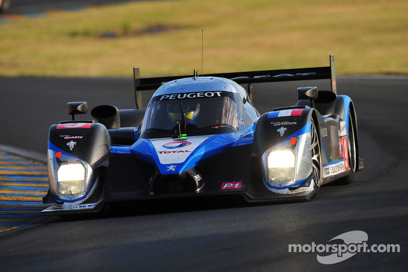 #9 Team Peugeot Total, Peugeot 908: Alexander Wurz, David Brabham, Marc Gene