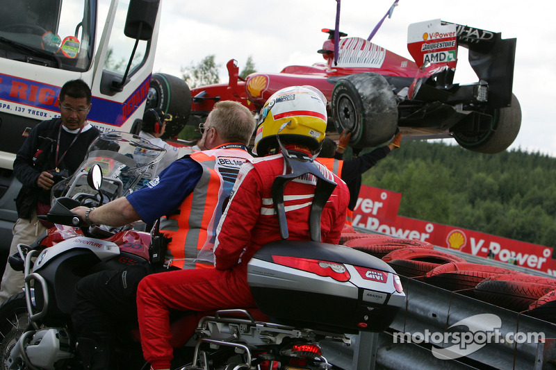 Luca Badoer, Test Pilotu, Scuderia Ferrari, kazaed qualifying