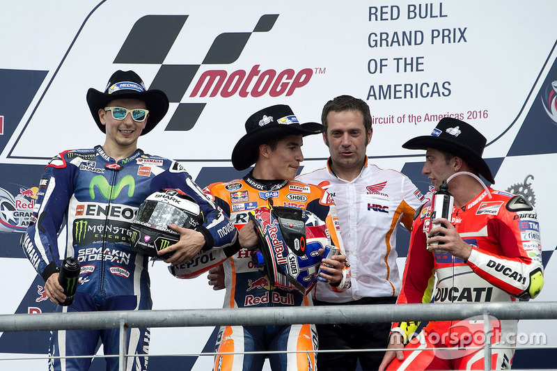 Podium: ganador, Marc Marquez, Repsol Honda Team, Honda; segundo, Jorge Lorenzo, Movistar Yamaha MotoGP, Yamaha; tercero Andrea Iannone, Ducati Team, Ducati