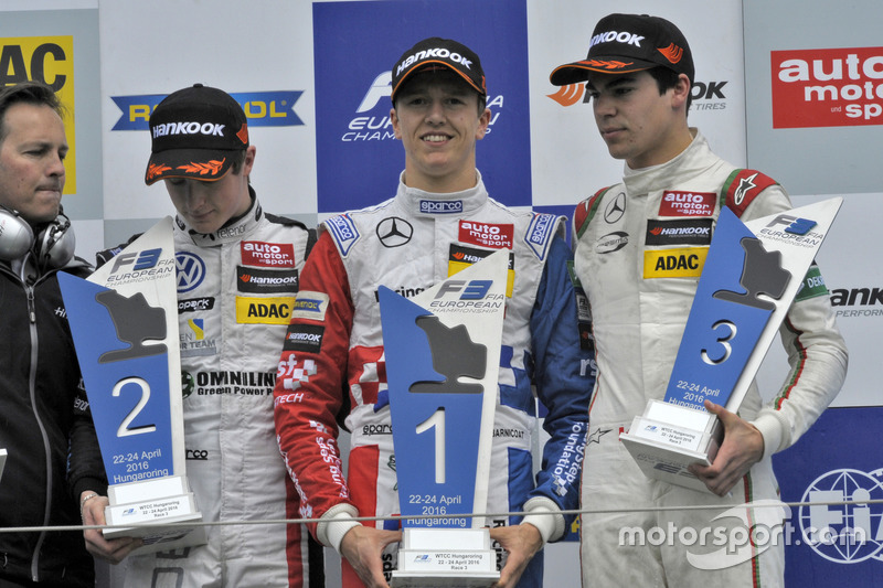 Podio: segundo lugar Joel Eriksson, Motopark Dallara F312 Volkswagen;Ganador Ben Barnicoat, HitechGP Dallara F312 Mercedes-Benz; ercer lugarte Stroll, Prema Powerteam Dallara F312 Mercedes-Benz