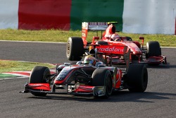 Lewis Hamilton, McLaren Mercedes ve Kimi Raikkonen, Scuderia Ferrari