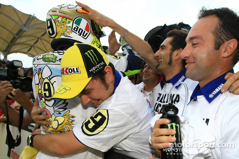 2009 MotoGP champion Valentino Rossi, Fiat Yamaha Team celebrates