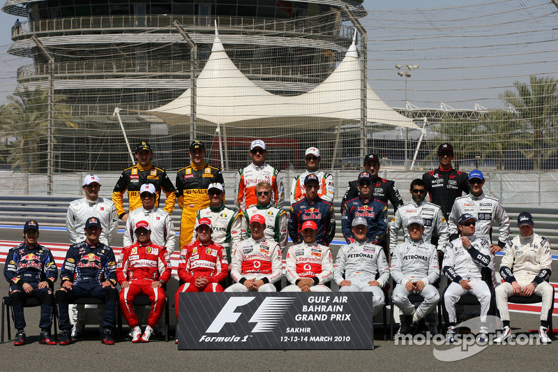 Gruppenfoto mit allen Fahrern