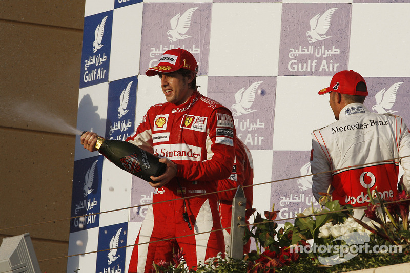 Подіум: переможець Фернандо Алонсо, Ferrari