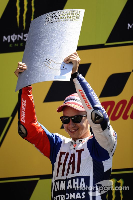 Podio: ganador de la carrera Jorge Lorenzo, Fiat Yamaha Team celebra