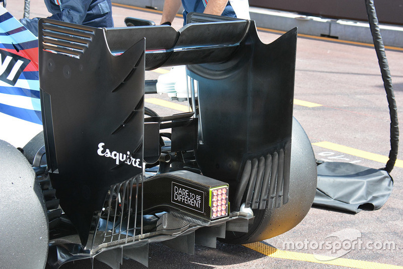 Williams FW38 monkey seat detail