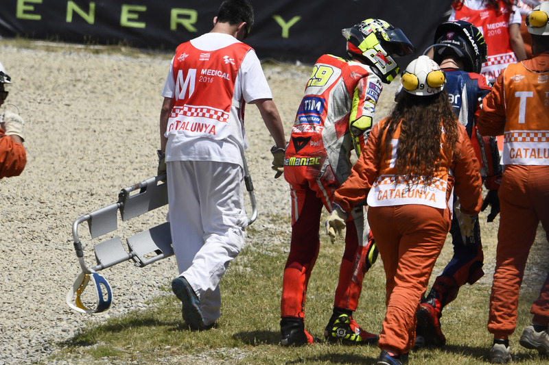 Iannone und Lorenzo nach dem Unfall
