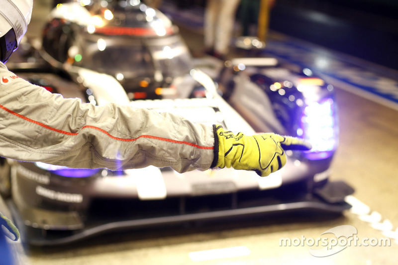 #2 Porsche Team Porsche 919 Hybrid: Romain Dumas, Neel Jani, Marc Lieb