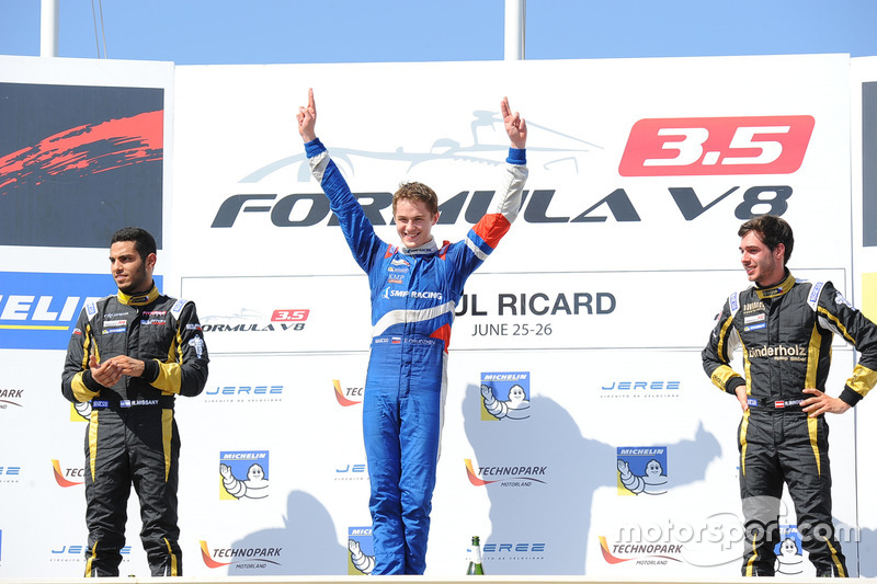 Podio: ganaor de la carrera Egor Orudzhev, Arden Motorsport, segundo lugar Roy Nissany, Lotus, tercer ugar Rene Binder, Lotus